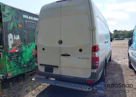 2016 Mercedes-Benz Sprinter 2500 High Roof z USA, uszkodzony, nr VIN WD3PE8DD4GP248761